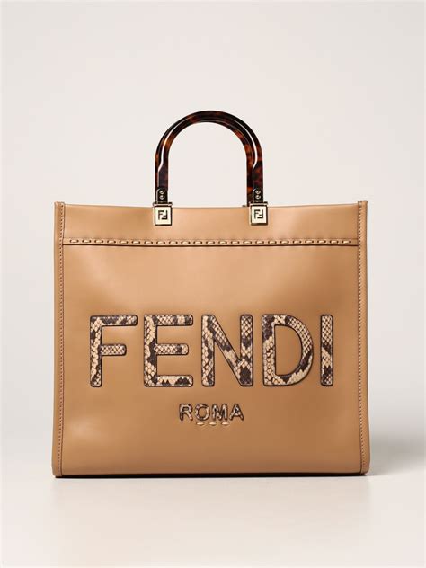 borse fendi a mano prezzi|borse fendi shopper.